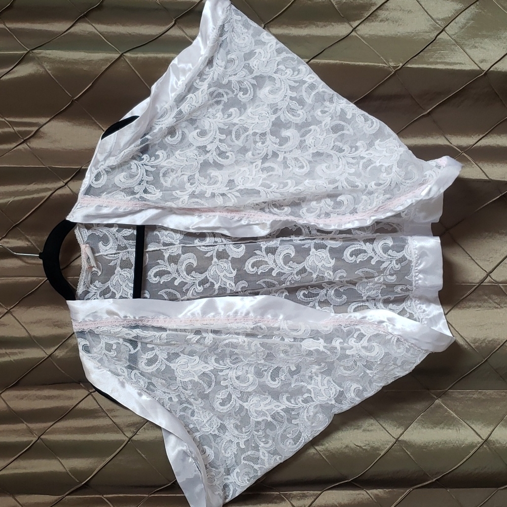 VGUC- Vintage Lace Bolero